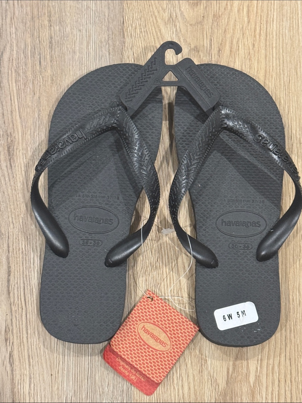 Havaianas Black Rubber Flip Flops Size 5/6W NWT